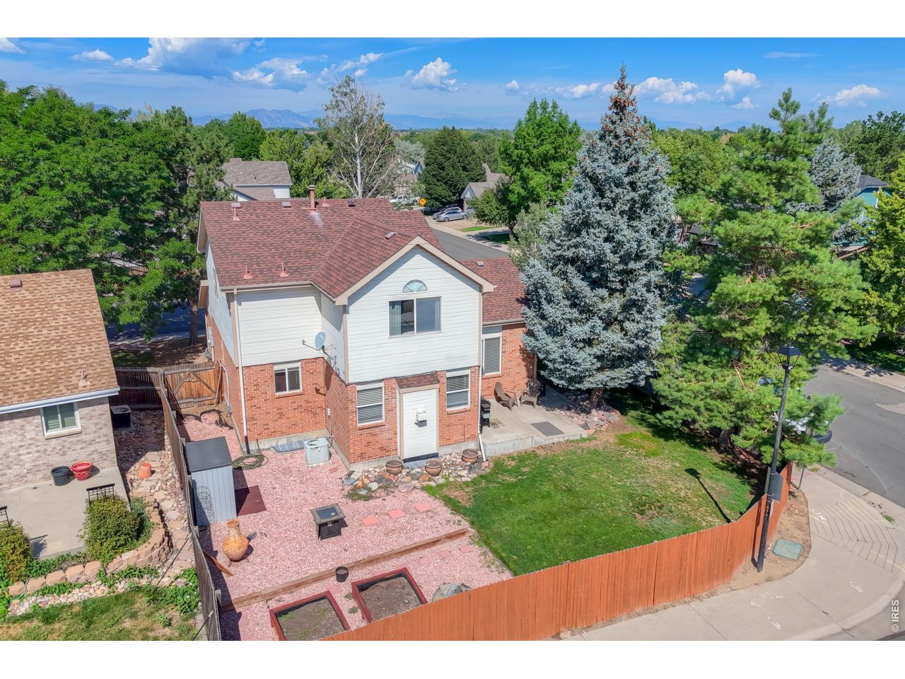 2800 Elaine Dr