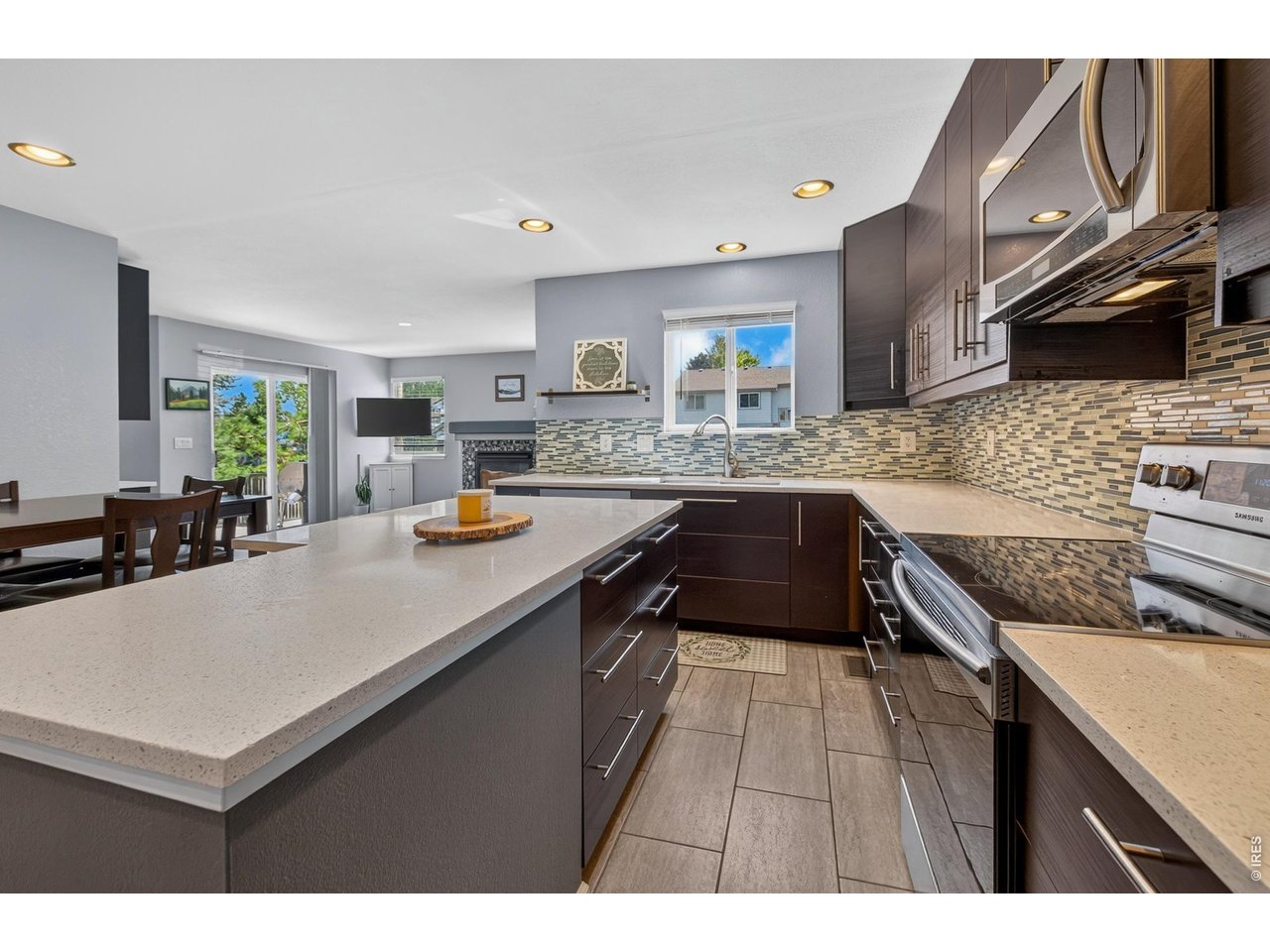 2800 Elaine Dr