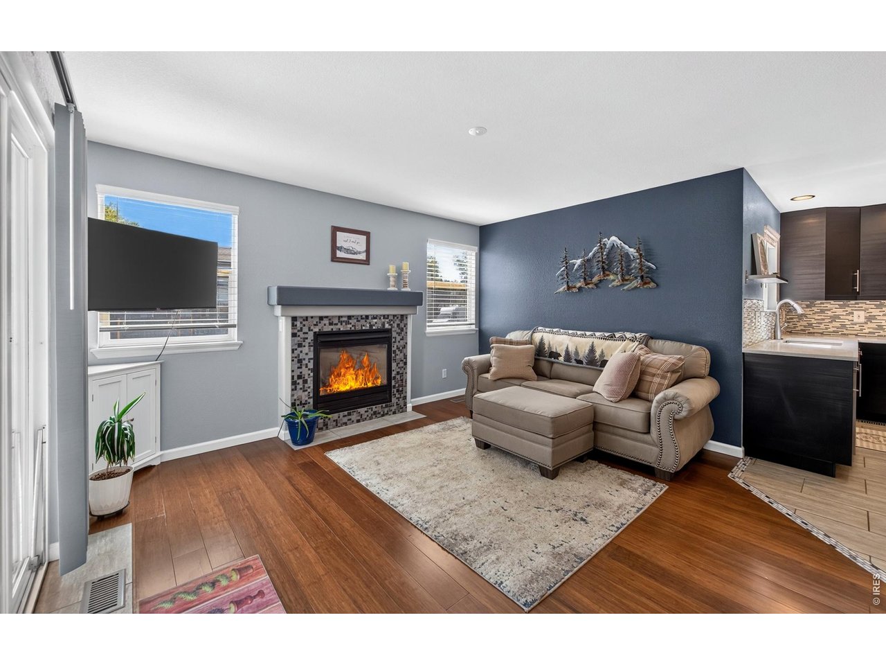 2800 Elaine Dr