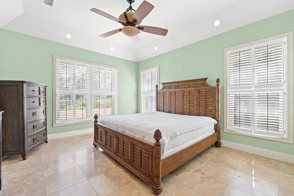 226 Waters Edge Dr, Port St. Joe 32456