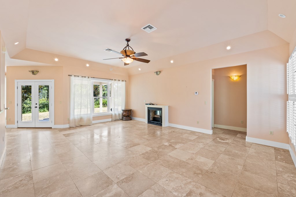 226 Waters Edge Dr, Port St. Joe 32456