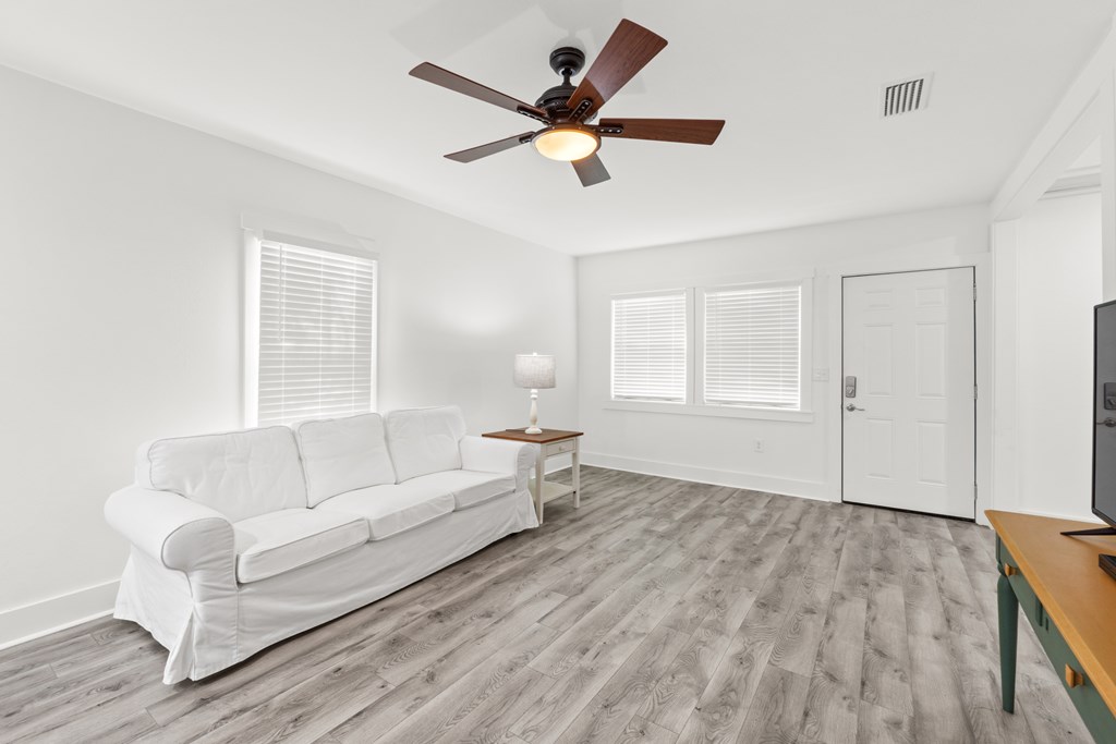 509 8th St, Port St. Joe 32456