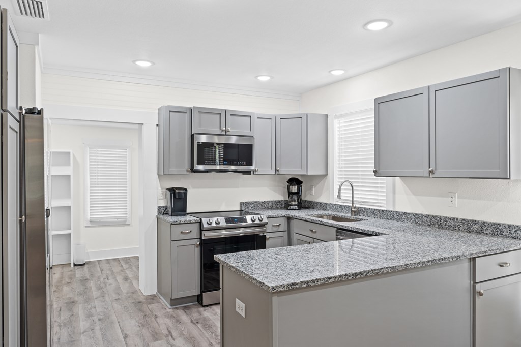 509 8th St, Port St. Joe 32456