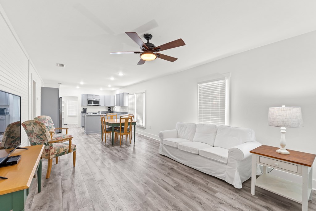 509 8th St, Port St. Joe 32456