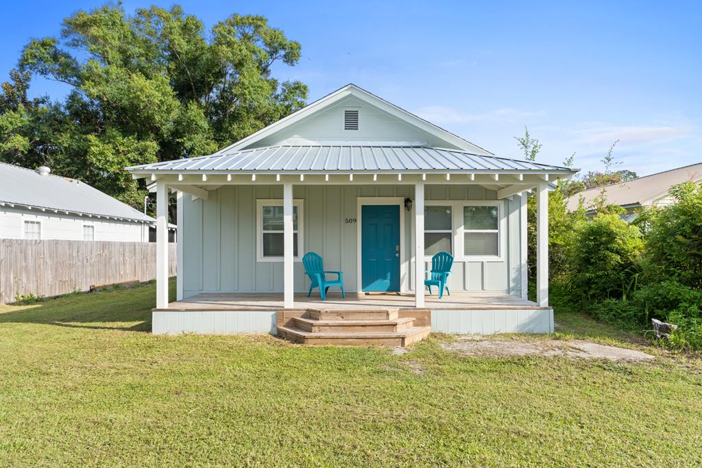 509 8th St, Port St. Joe 32456
