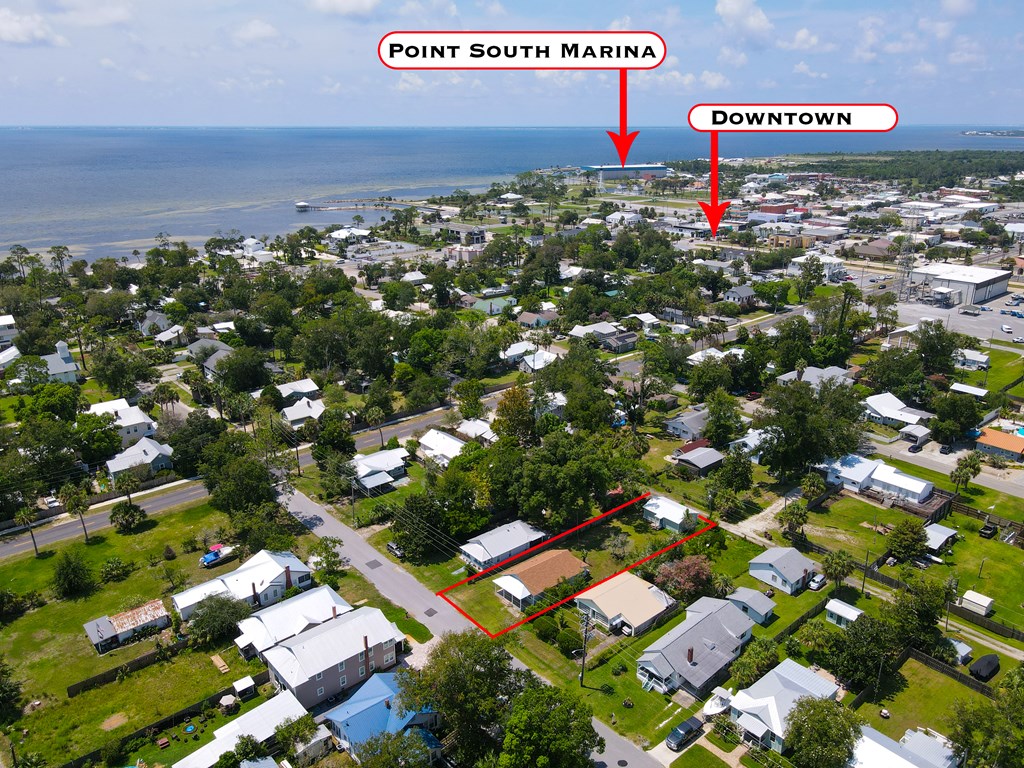 509 8th St, Port St. Joe 32456