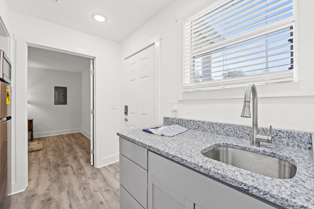 509 8th St, Port St. Joe 32456