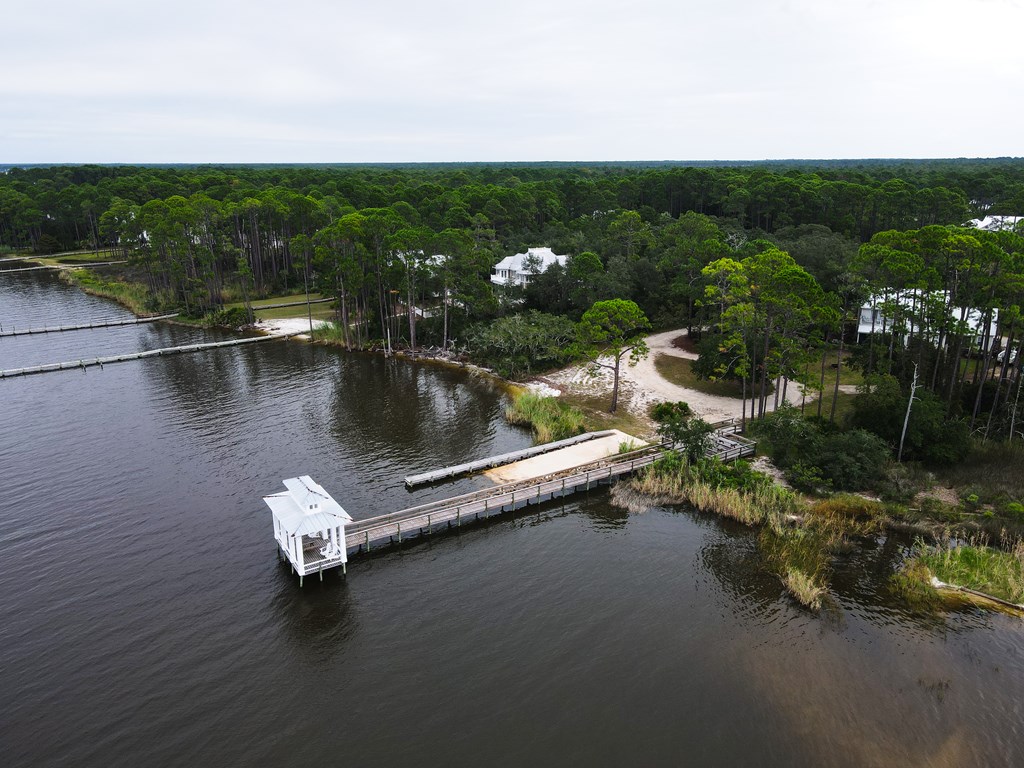 272 Magnolia Bay Dr, 32328