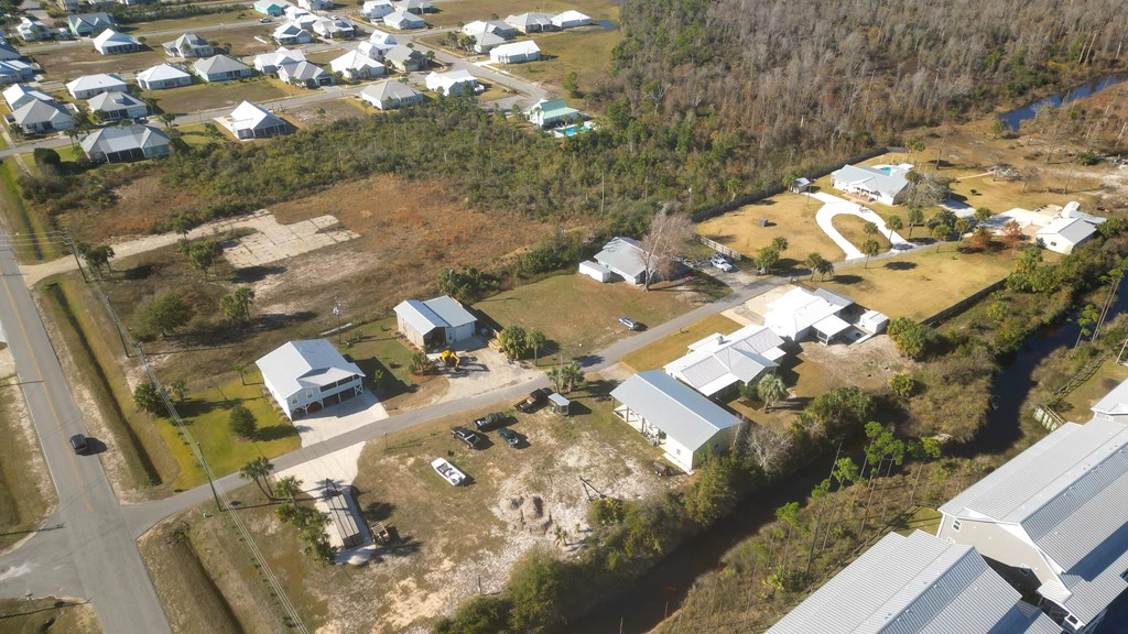 1218 Sleepy Hollow Rd, 32456