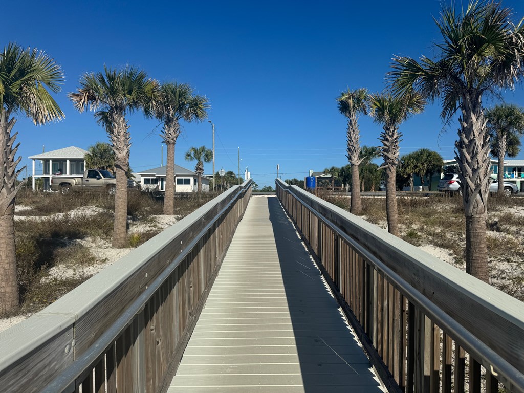 180 Florida Ave, 32456