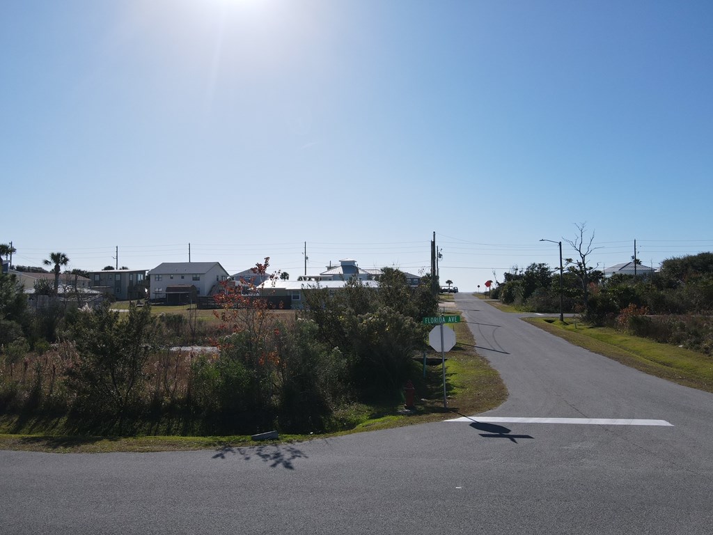 180 Florida Ave, 32456