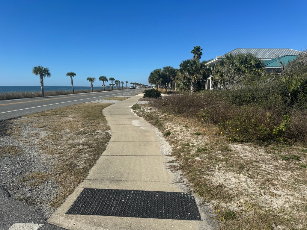 180 Florida Ave, 32456