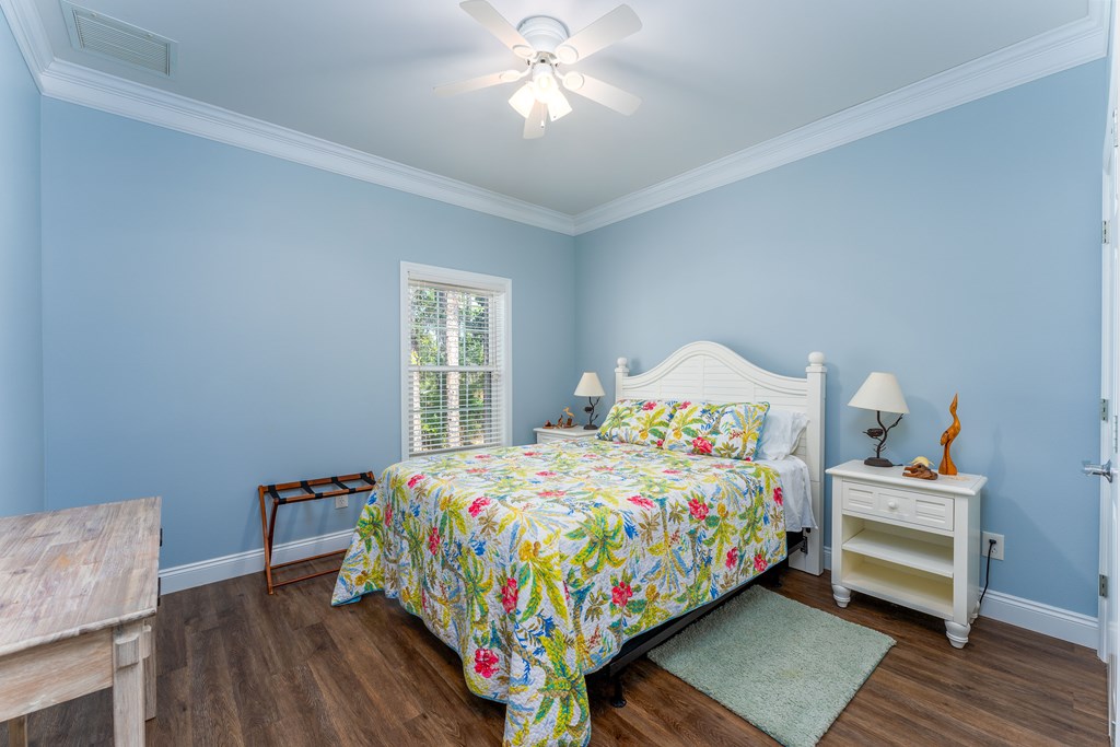 227 Waters Edge Dr, 32456