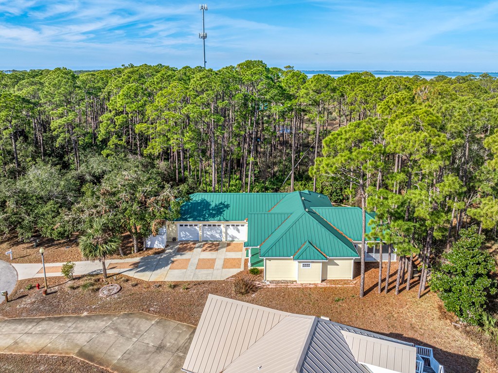 227 Waters Edge Dr, 32456