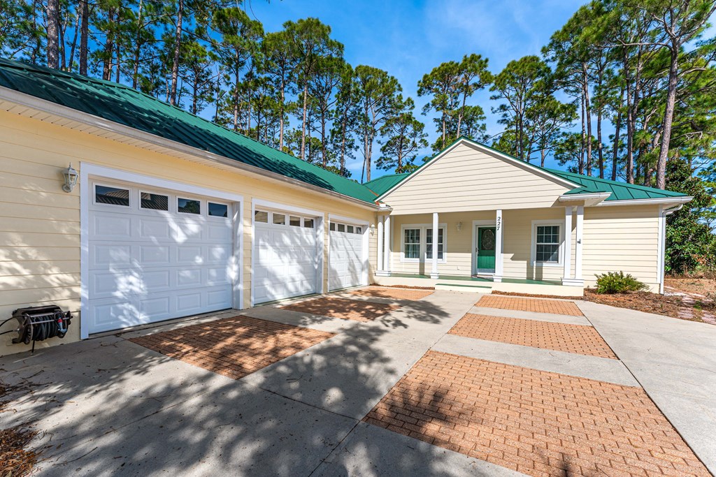 227 Waters Edge Dr, 32456