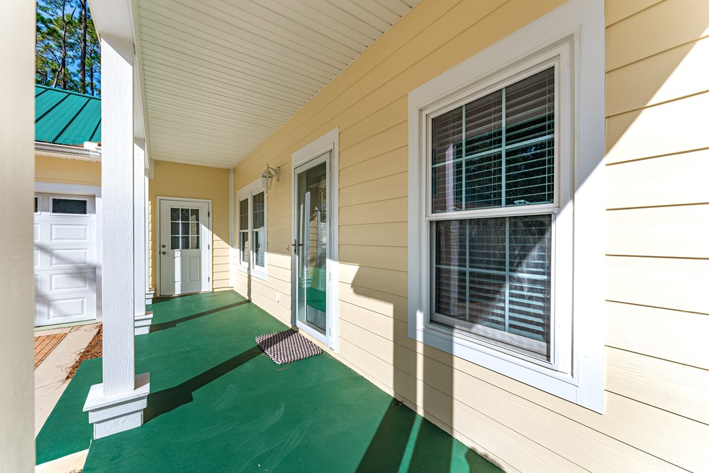 227 Waters Edge Dr, 32456