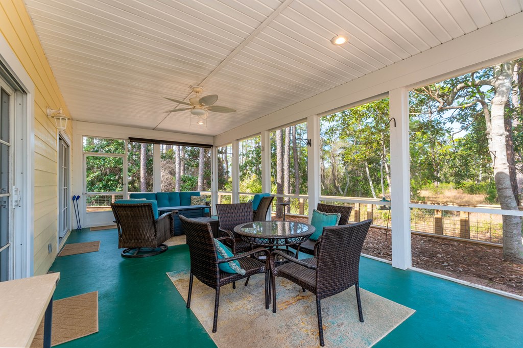 227 Waters Edge Dr, 32456