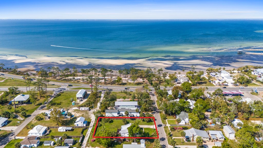 214 8th St, Port St. Joe 32456