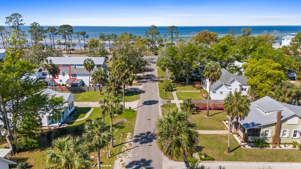 214 8th St, Port St. Joe 32456