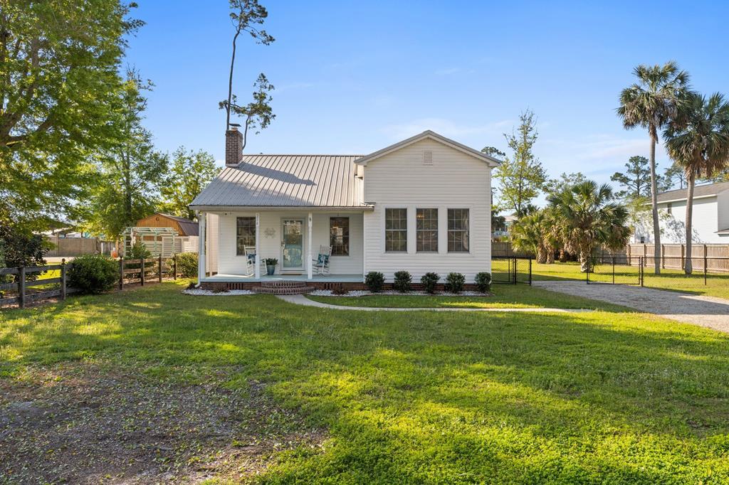 214 8th St, Port St. Joe 32456