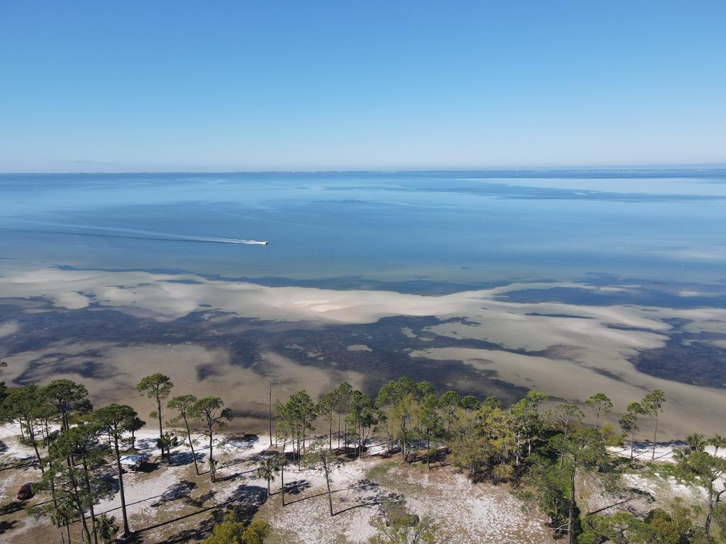 214 8th St, Port St. Joe 32456