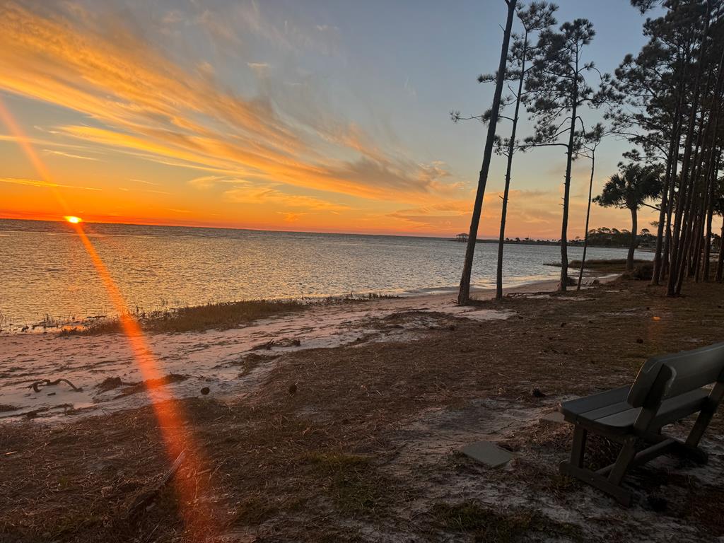 214 8th St, Port St. Joe 32456