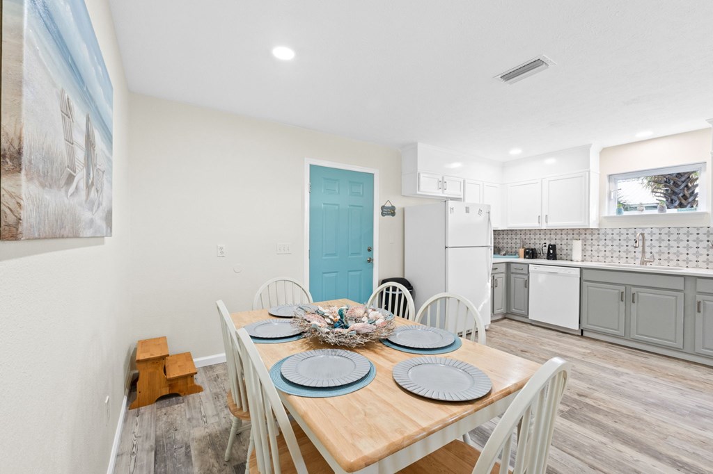 221 8th St # C, Port St. Joe 32456 Unit: C