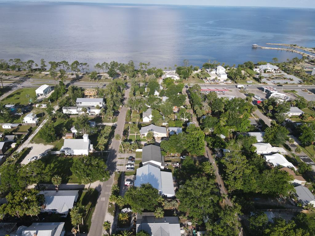 221 8th St # C, Port St. Joe 32456 Unit: C