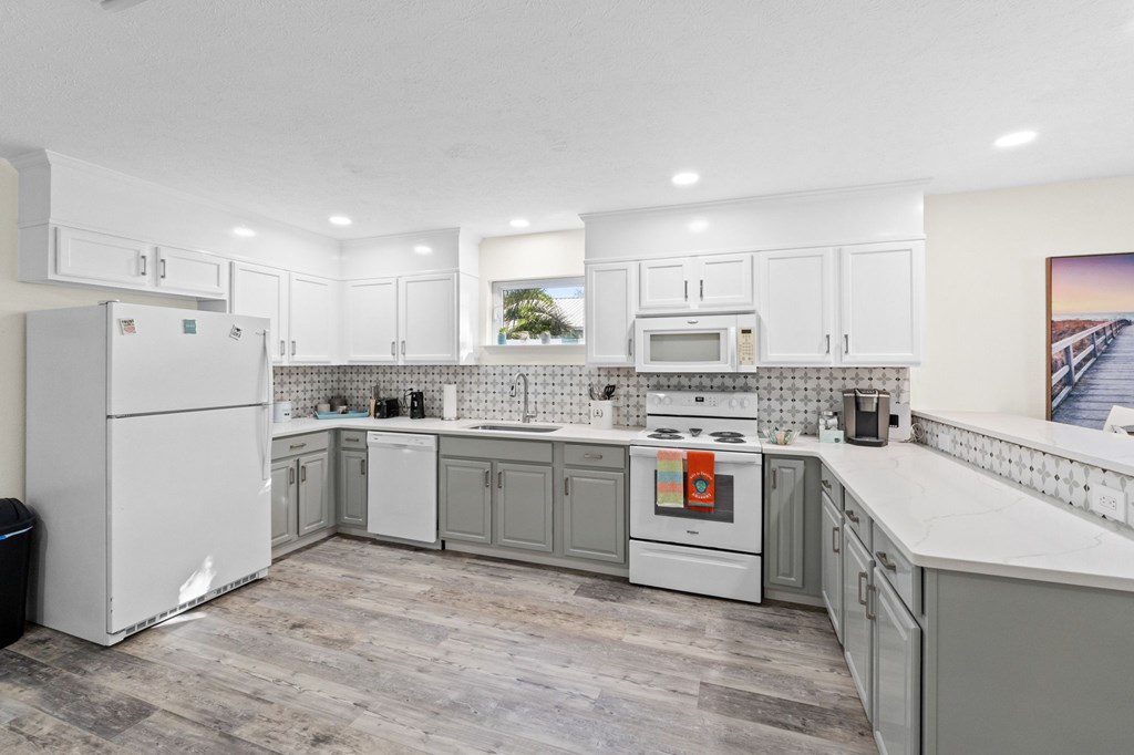 221 8th St # C, Port St. Joe 32456 Unit: C