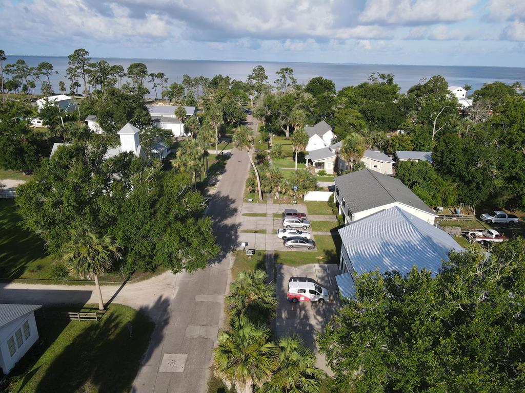 221 8th St # C, Port St. Joe 32456 Unit: C