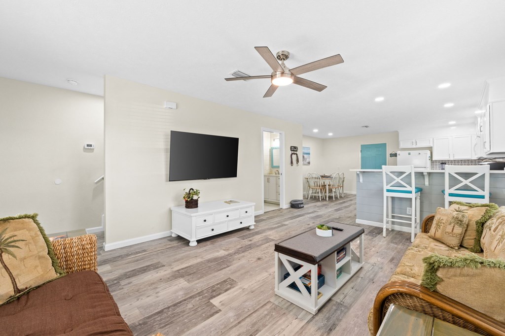 221 8th St # C, Port St. Joe 32456 Unit: C