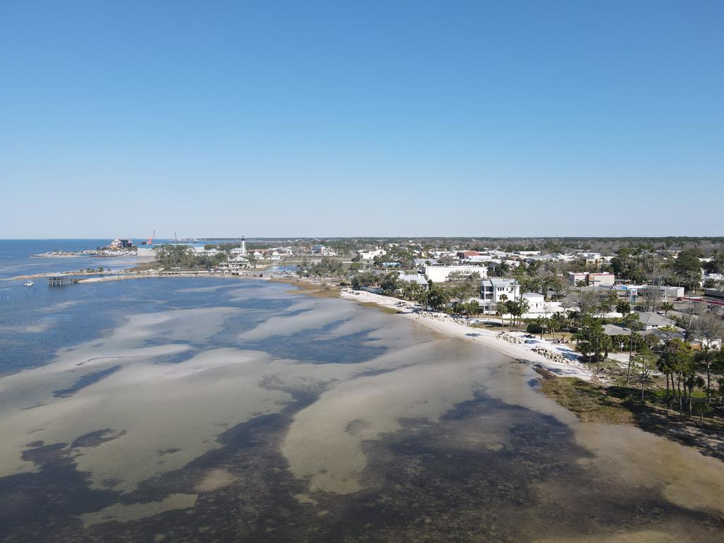 221 8th St # C, Port St. Joe 32456 Unit: C