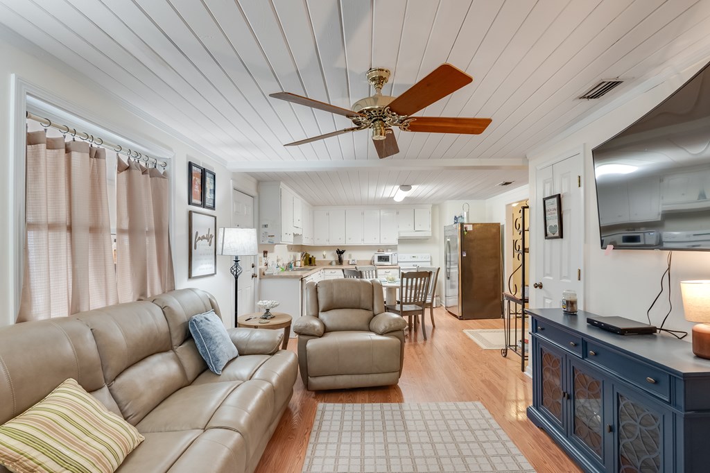 225 8th St, Port St. Joe 32456