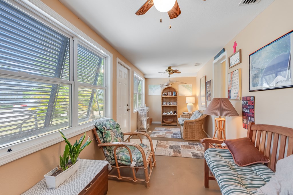 225 8th St, Port St. Joe 32456