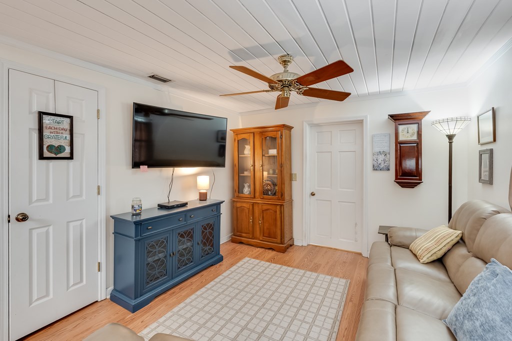 225 8th St, Port St. Joe 32456