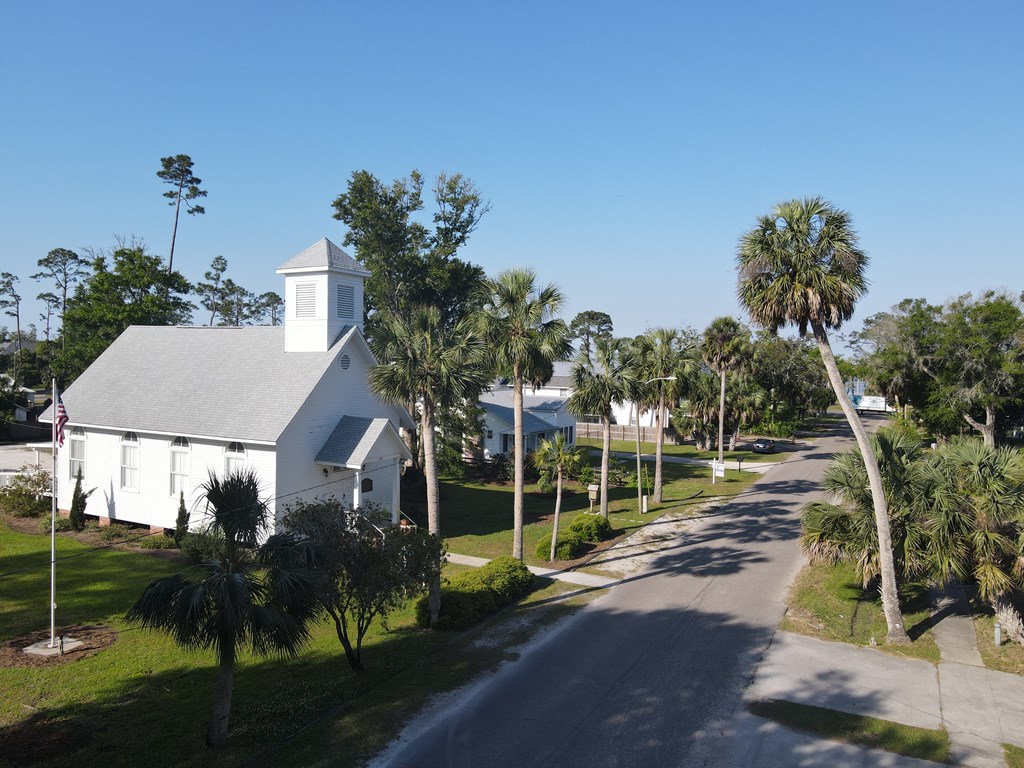 225 8th St, Port St. Joe 32456