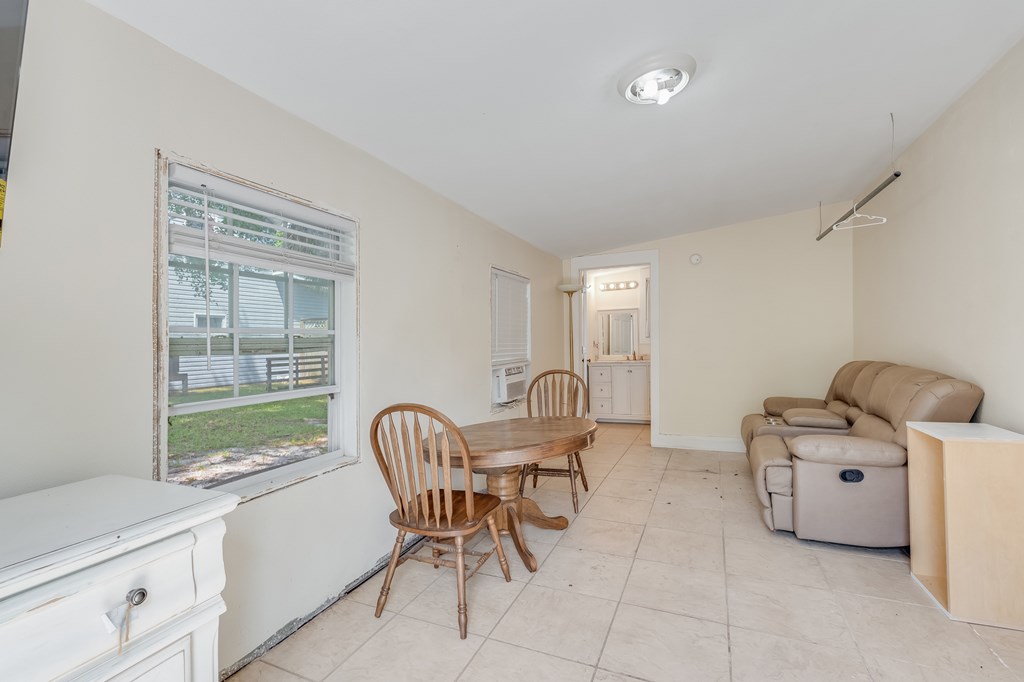 225 8th St, Port St. Joe 32456