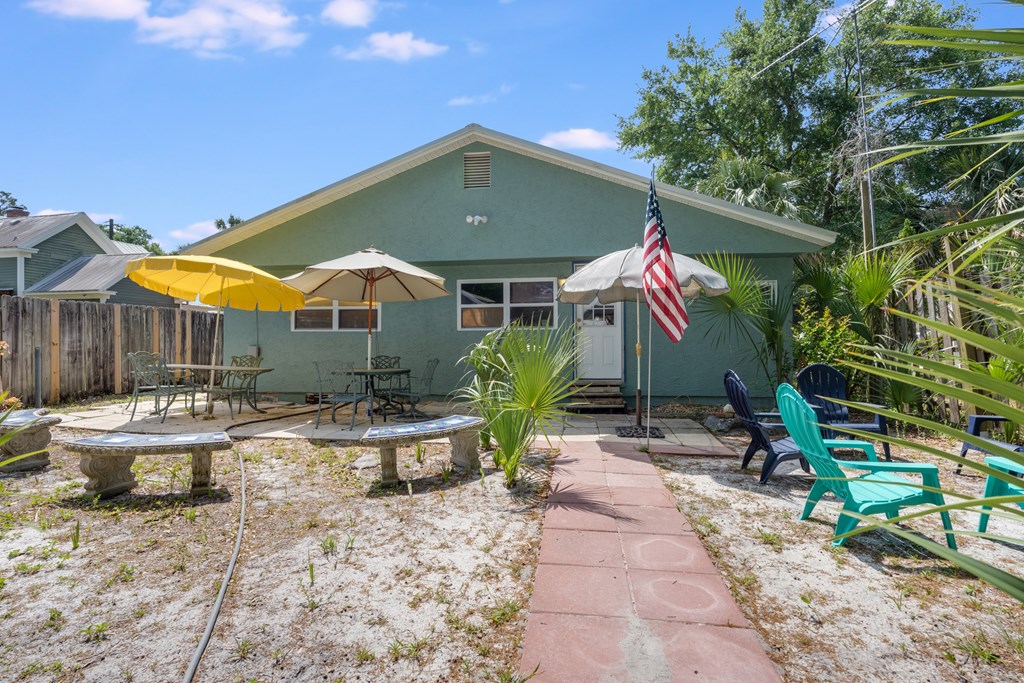 225 8th St, Port St. Joe 32456