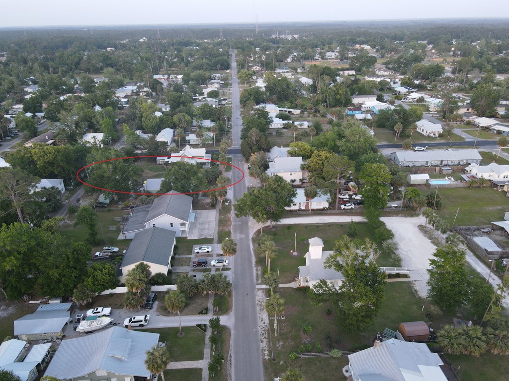 225 8th St, Port St. Joe 32456