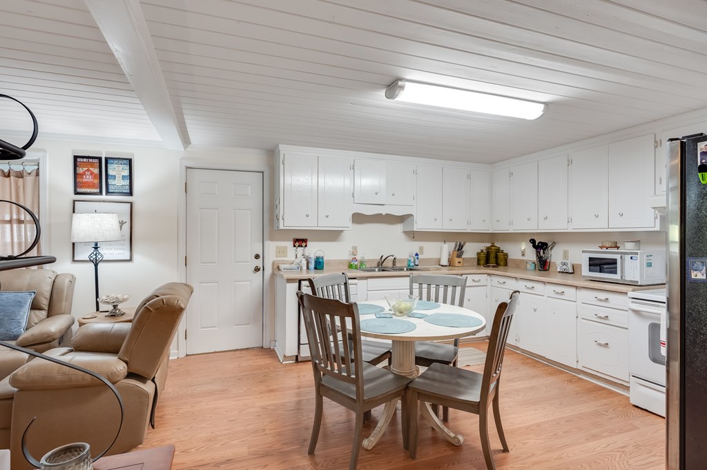 225 8th St, Port St. Joe 32456