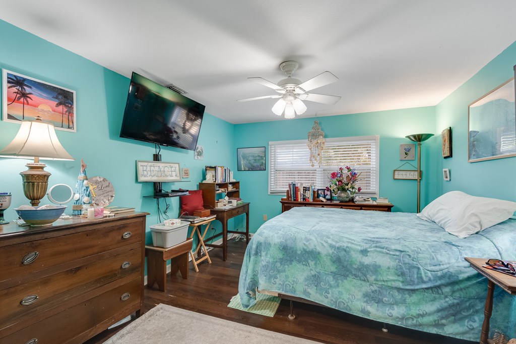 225 8th St, Port St. Joe 32456