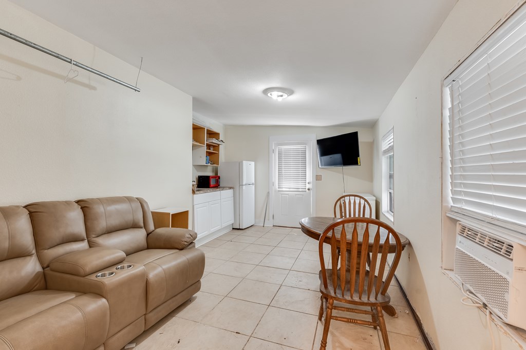 225 8th St, Port St. Joe 32456