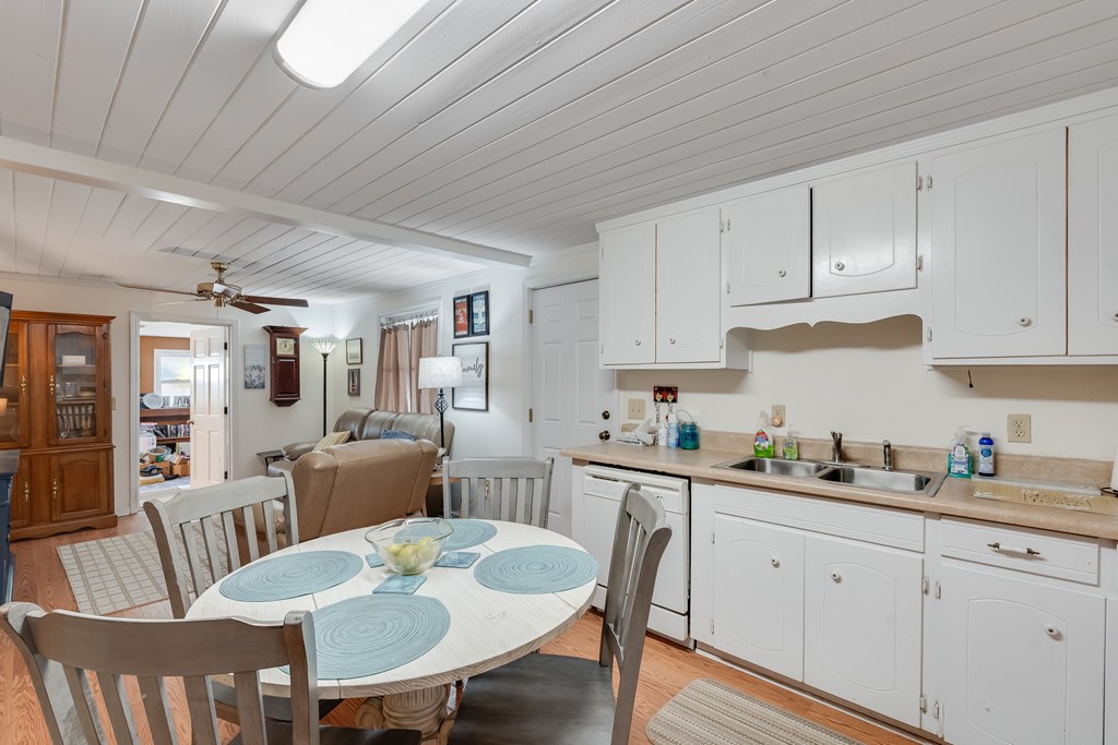 225 8th St, Port St. Joe 32456