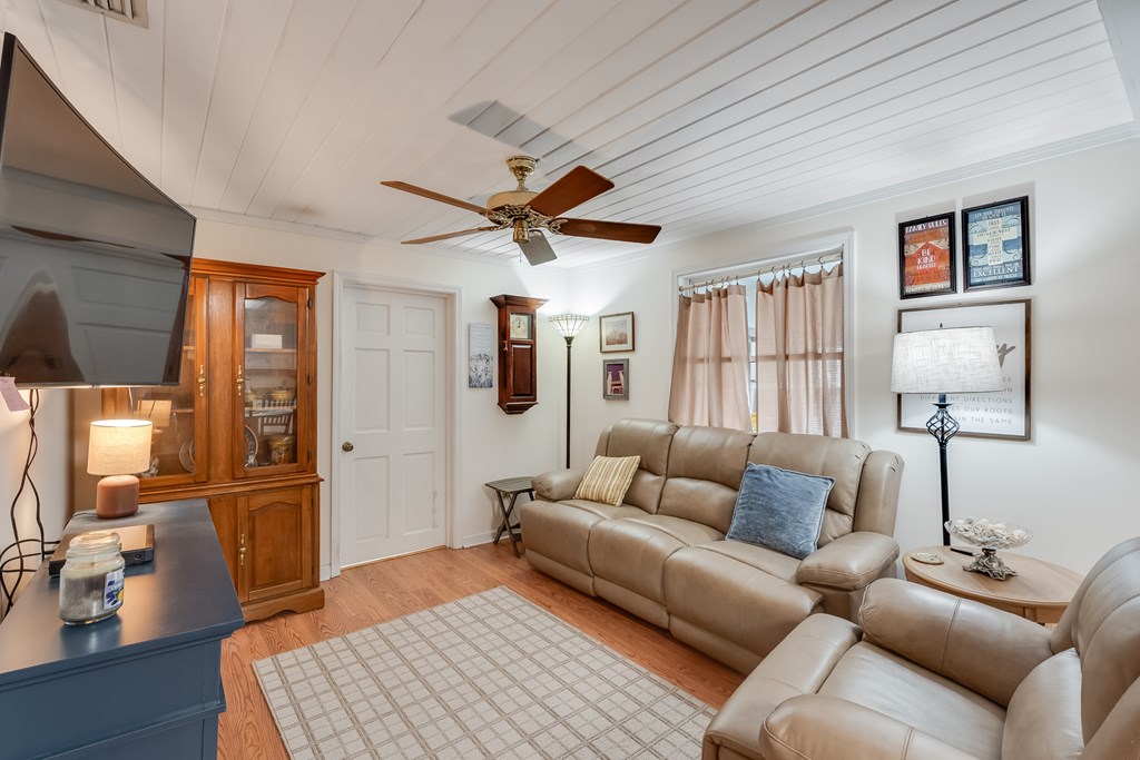 225 8th St, Port St. Joe 32456