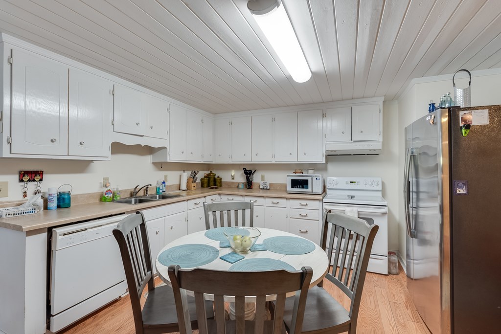 225 8th St, Port St. Joe 32456