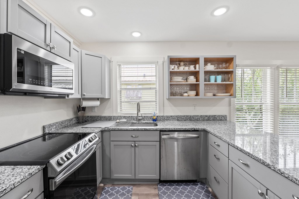 509 8th St, Port St. Joe 32456