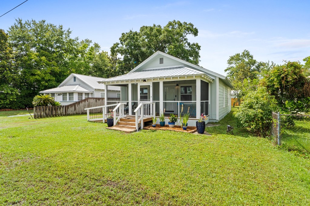 509 8th St, Port St. Joe 32456