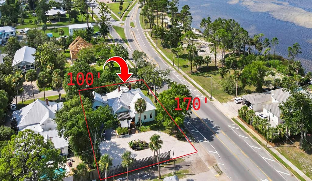 201 8th St, Port St. Joe 32456