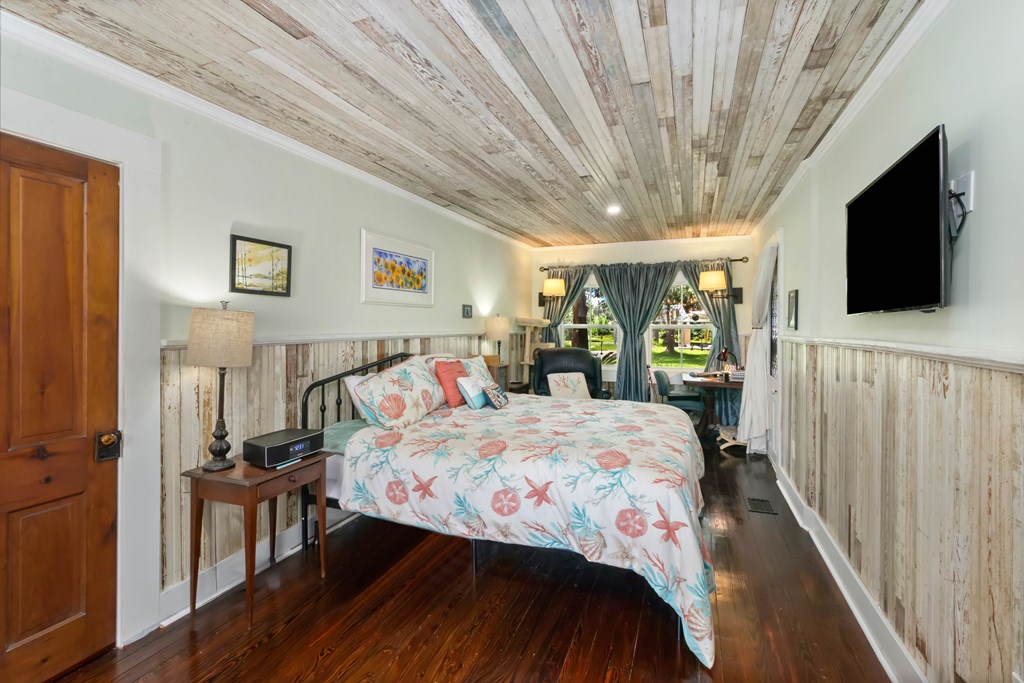 201 8th St, Port St. Joe 32456