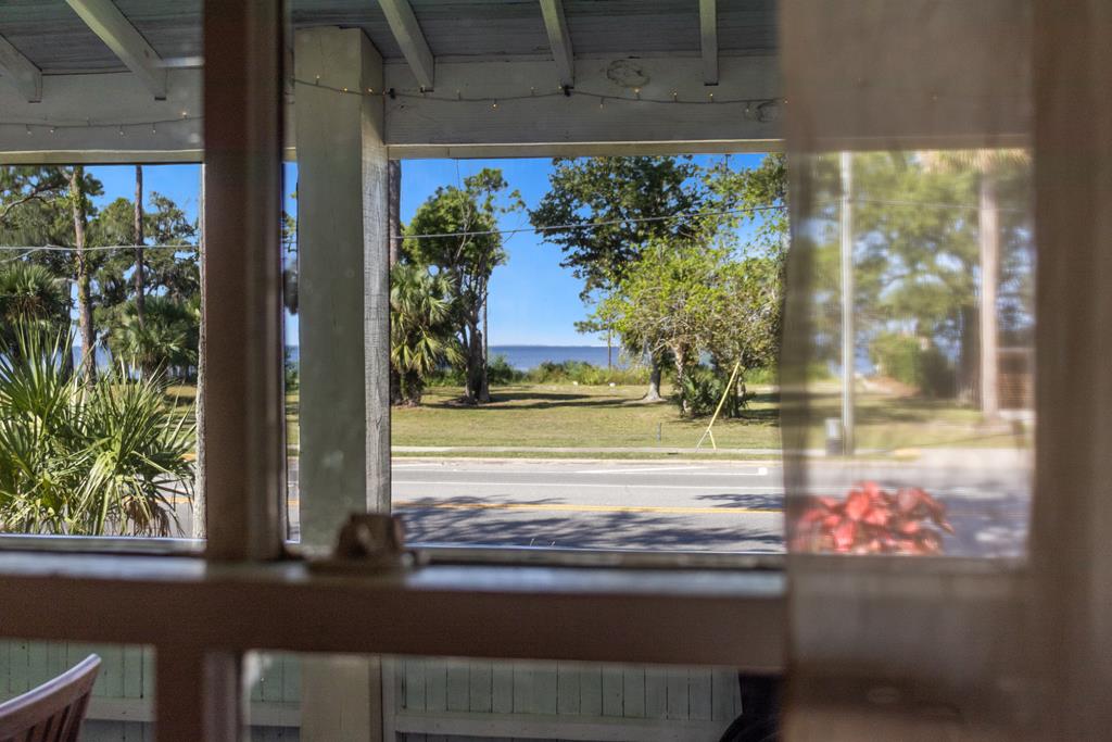 201 8th St, Port St. Joe 32456